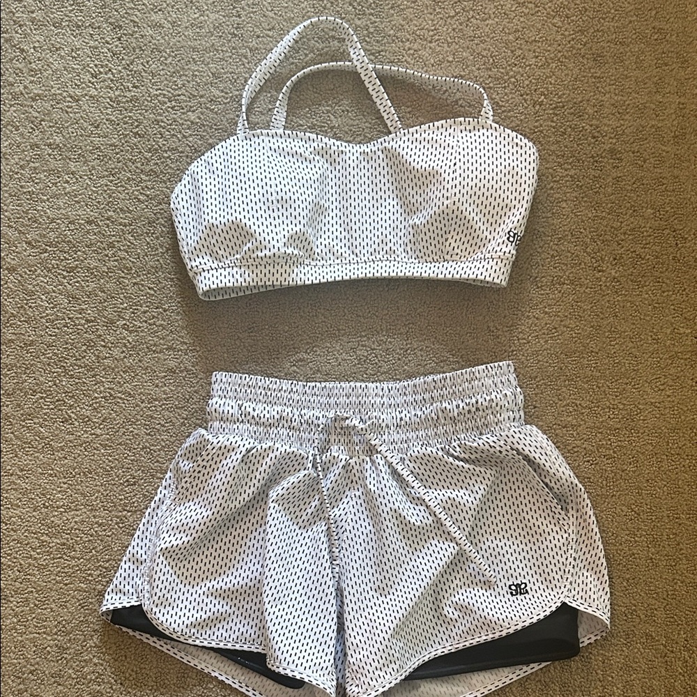 Albion Fit White and Black Polka Dot Sports Bra and Shorts Set small medium